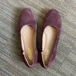 NEW ITALEAU Suede Flats